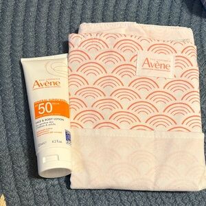 Avène Mineral Sunscreen SPF 50 Face & Body Lotion - and Tote